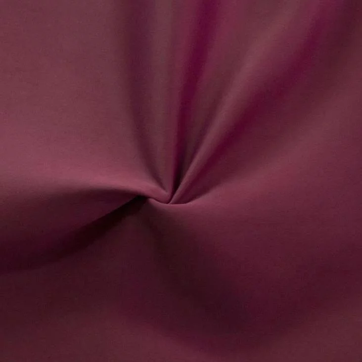 Бордовая штора